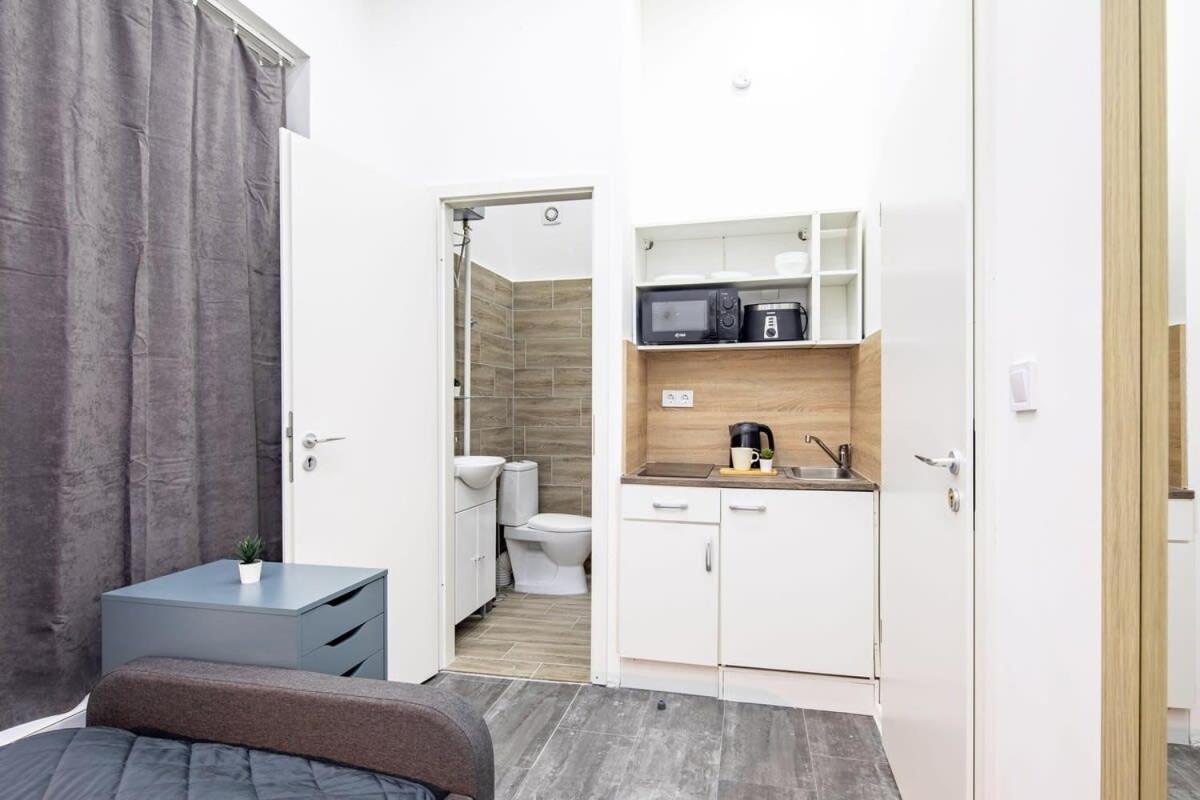 Super For Solo Traveller - Aircon Apartment *