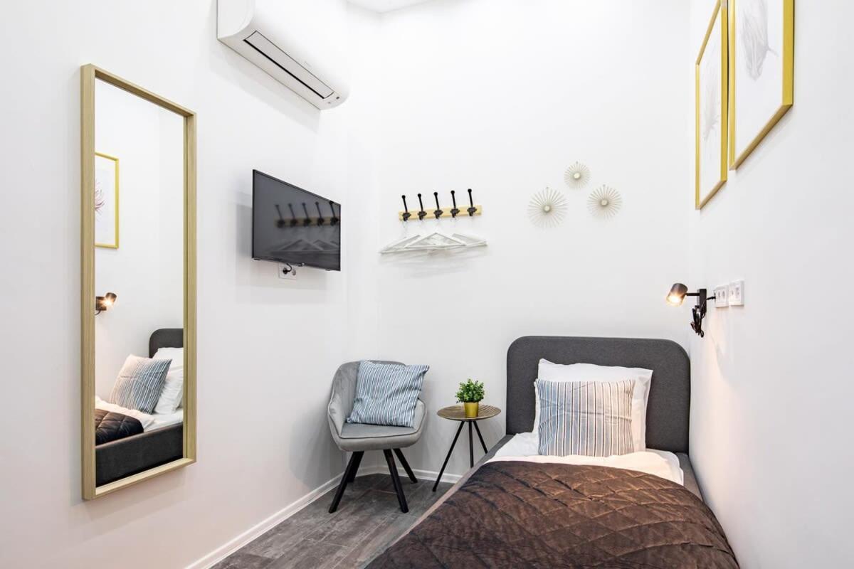 Super For Solo Traveller - Aircon Apartment *